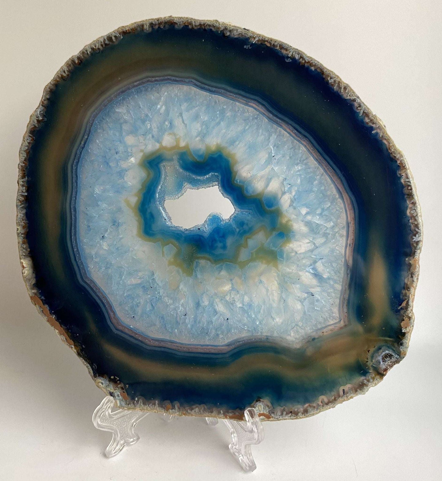 Felie geoda Agat Albastru 16.5cm cu suport plastic cristale vindecatoare naturale