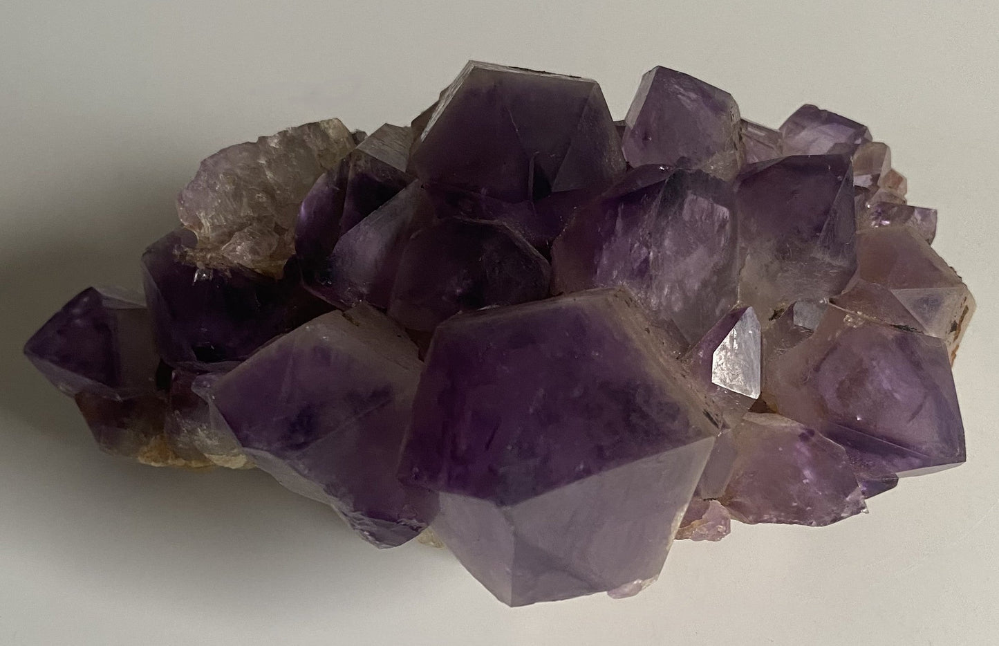 Cluster natural de ametist Congo violet de 17 cm, piatră semiprețioasă cu cristale mari și transparente