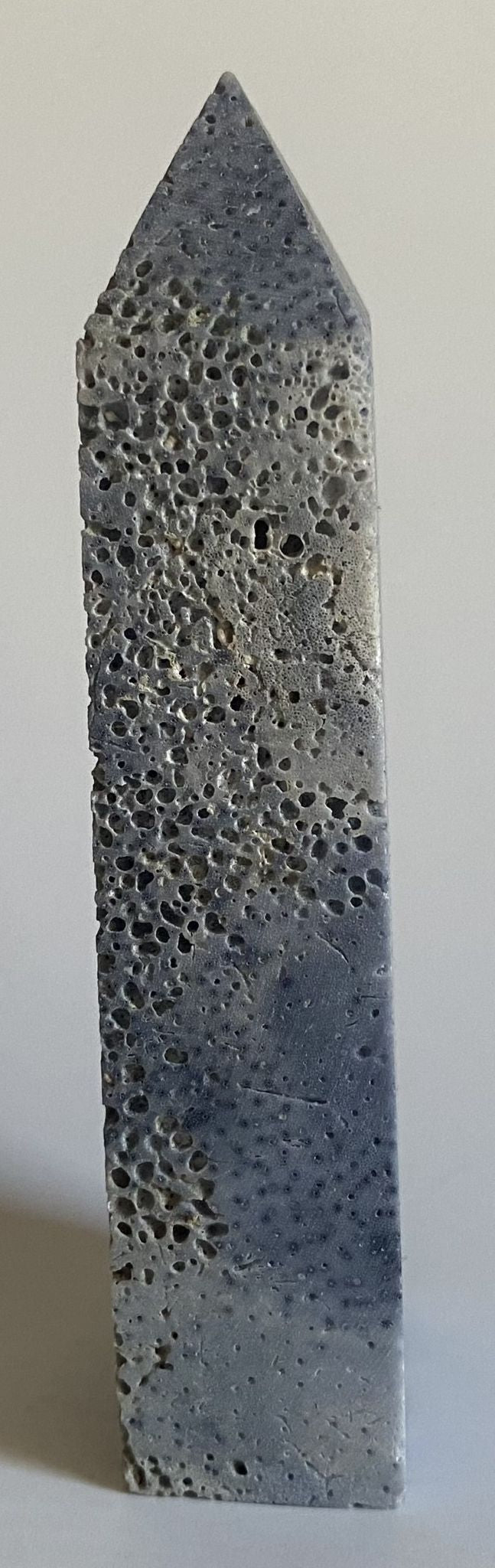 Coral Albastru - Obelisc 10.3cm - Decoratiune Piatra Semipretioasa