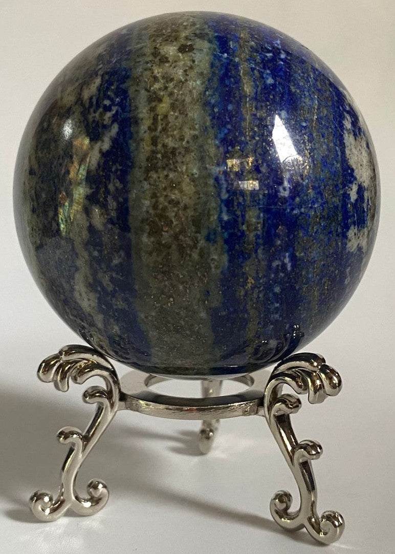 Sferă Lapis Lazuli naturală 6.3 cm pe suport metalic, ideală pentru decor și meditație
