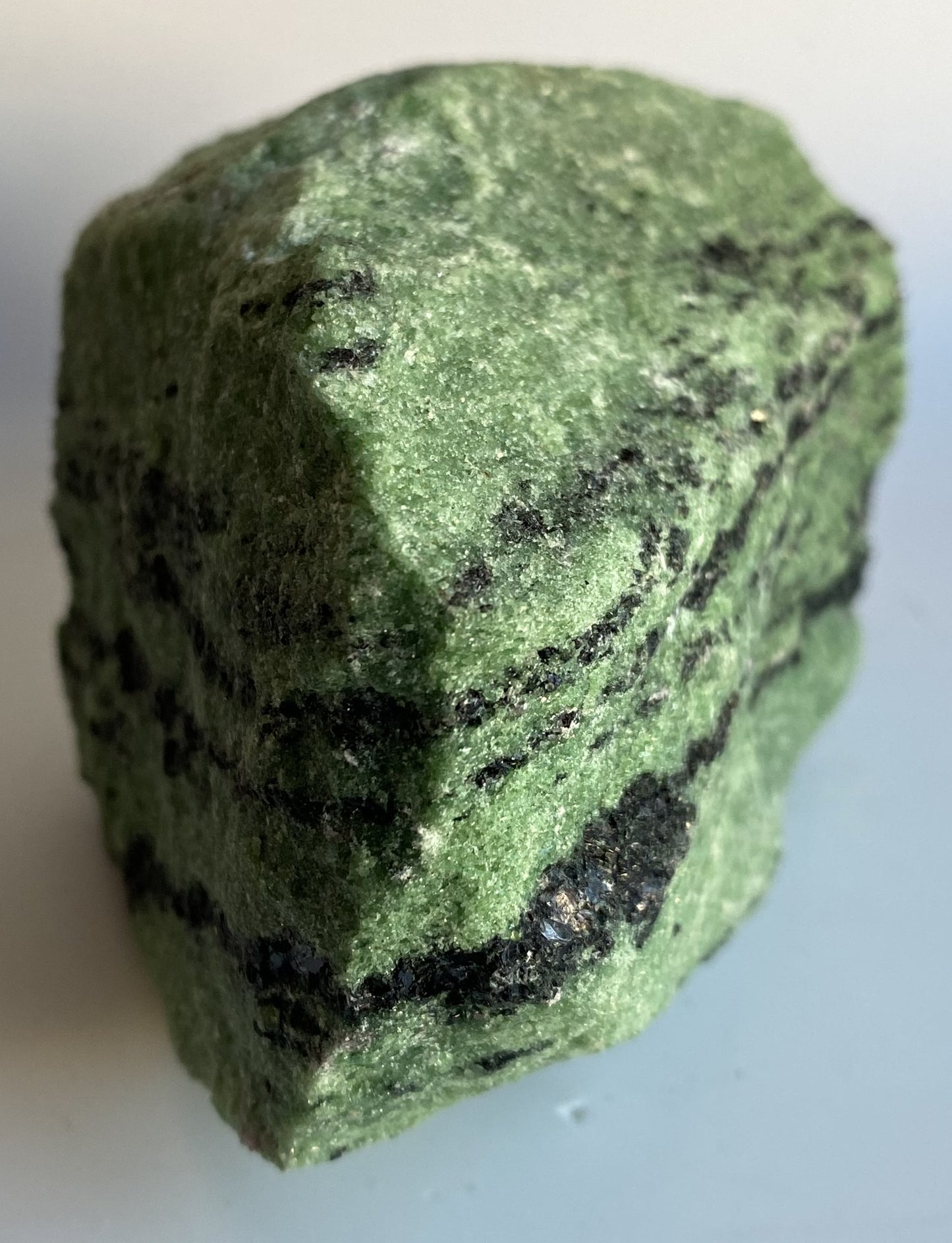 Pargasit in Zoisit - Specimen piatra bruta