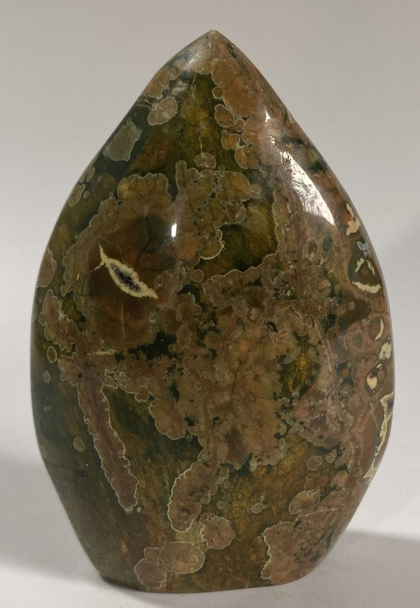 Sculptură naturală din riolit de 8.9cm cu modele unice și finisaj lucios