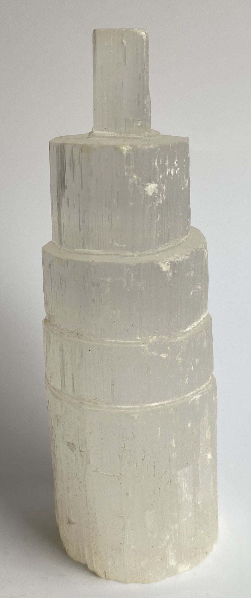 Turn pagodă din selenit natural de 12.2cm, piatră semiprețioasă