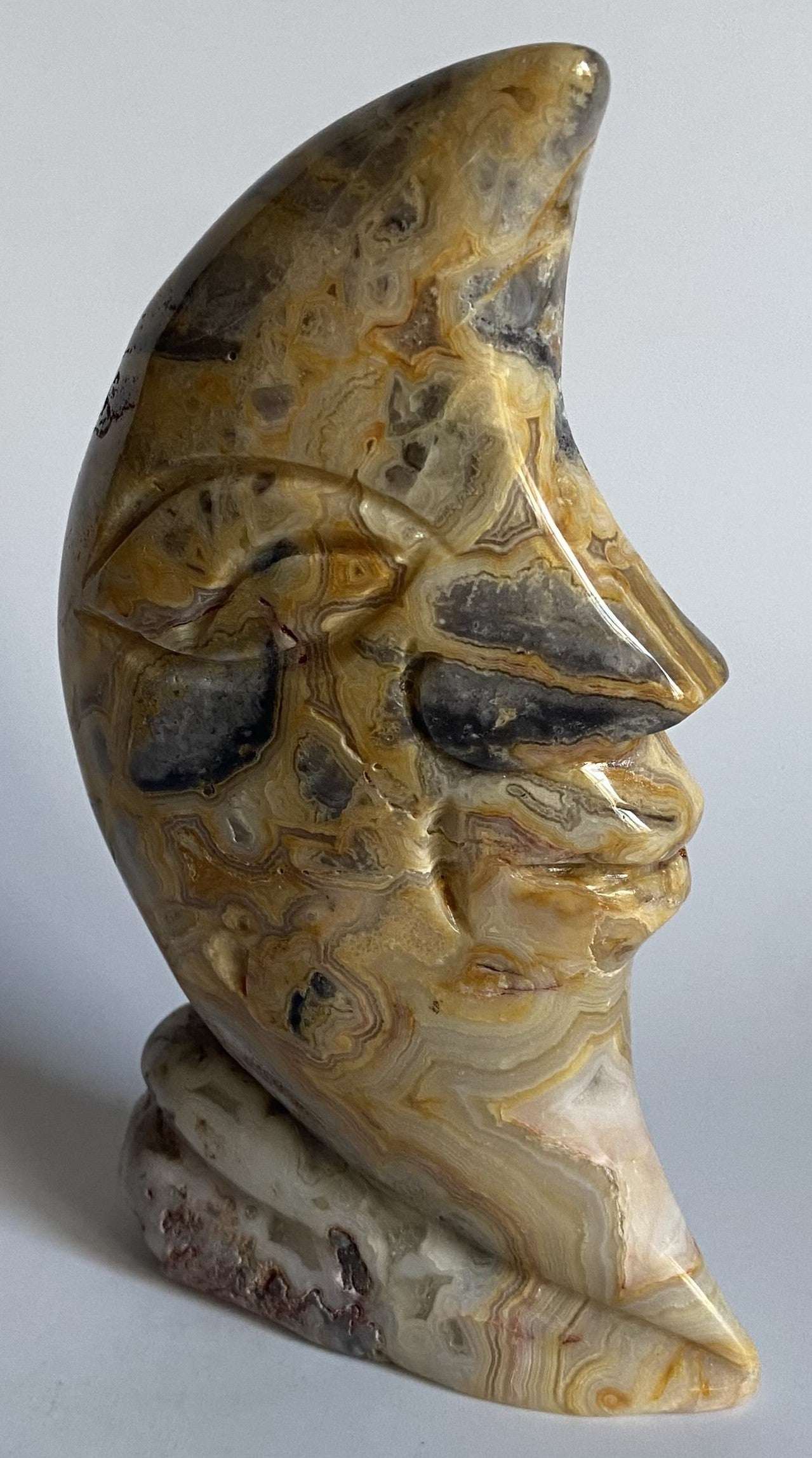 Lună sculptată din Agat Crazy Lace natural 12cm piatră semiprețioasă