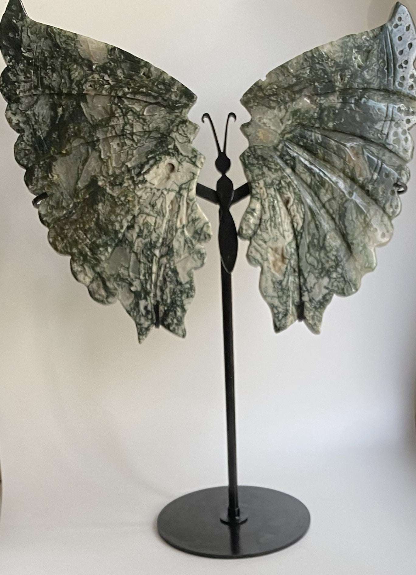 Fluture decorativ din Agat Muschi pe suport metalic, 26x33 cm, piatra semipretioasa