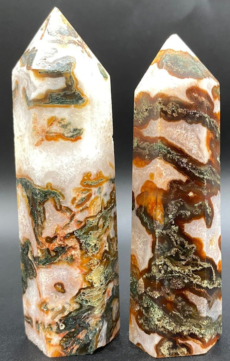 Set obeliscuri din piatra semipretioasa de agat muschi rosu pe fundal negru