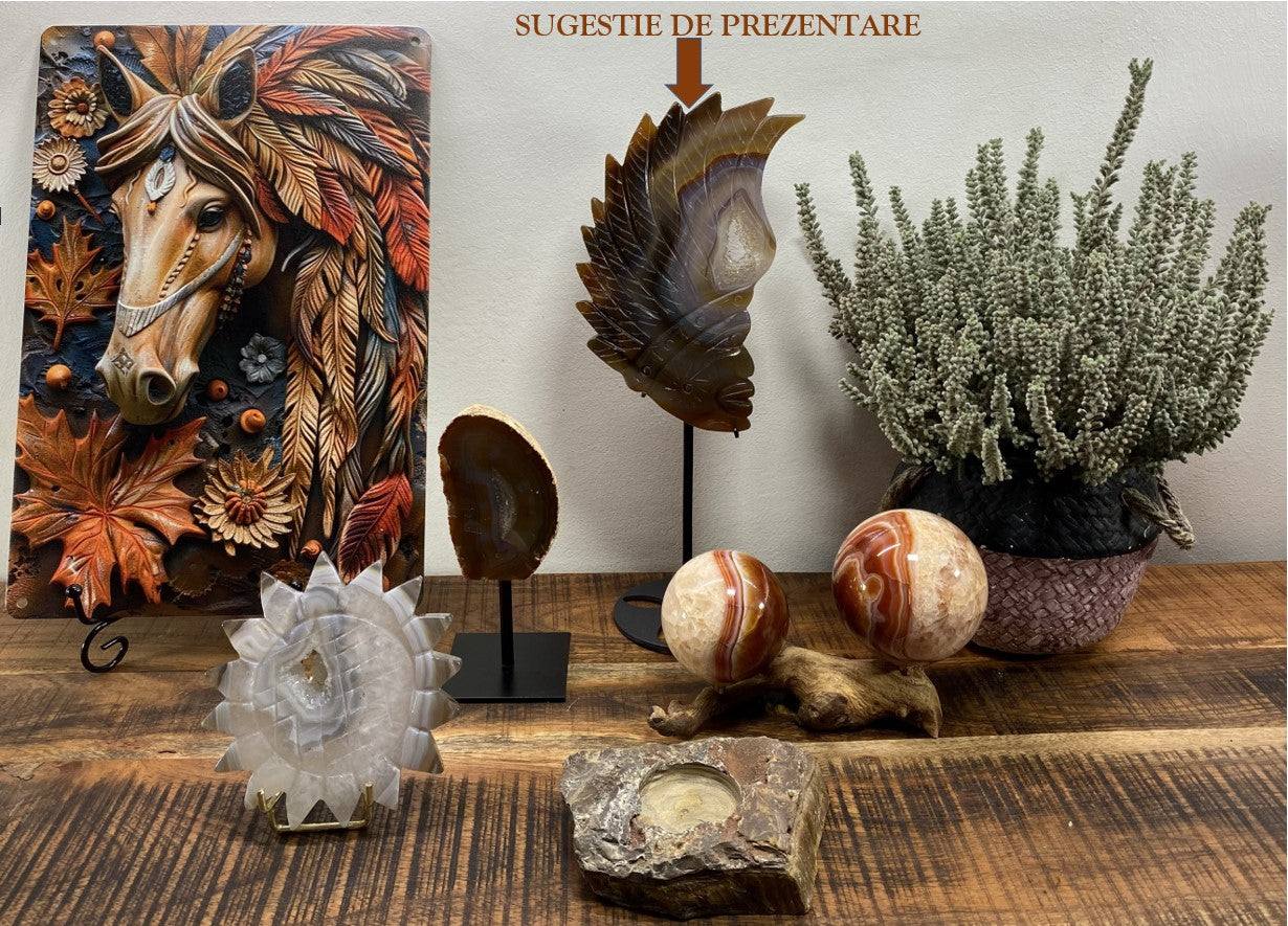 Sculptură indiană din Agat Natural cu geodă pe suport metalic, decor rustic cu elemente naturale.