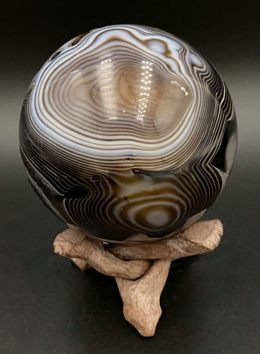 Sferă din Agat Negru 5,5 cm pe suport din lemn, piatră semiprețioasă naturală