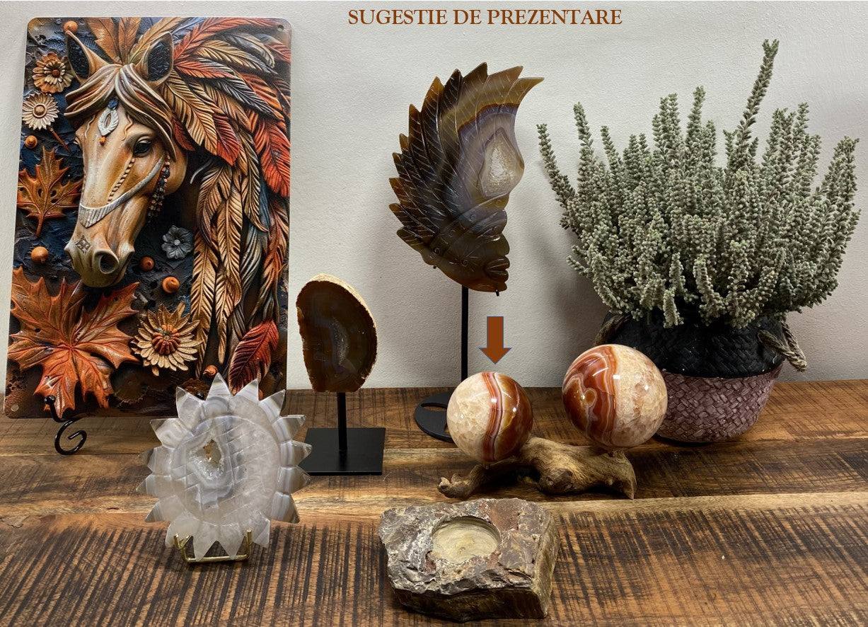 Sfera din Agat Rosu pe suport de lemn natural, piatra semipretioasa decorativa