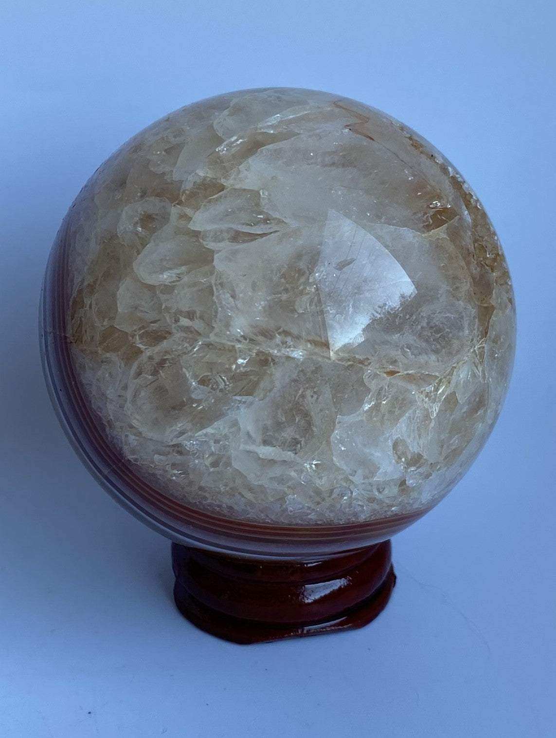 Sfera din Agat Rosu pe suport lemn natural piatra semipretioasa