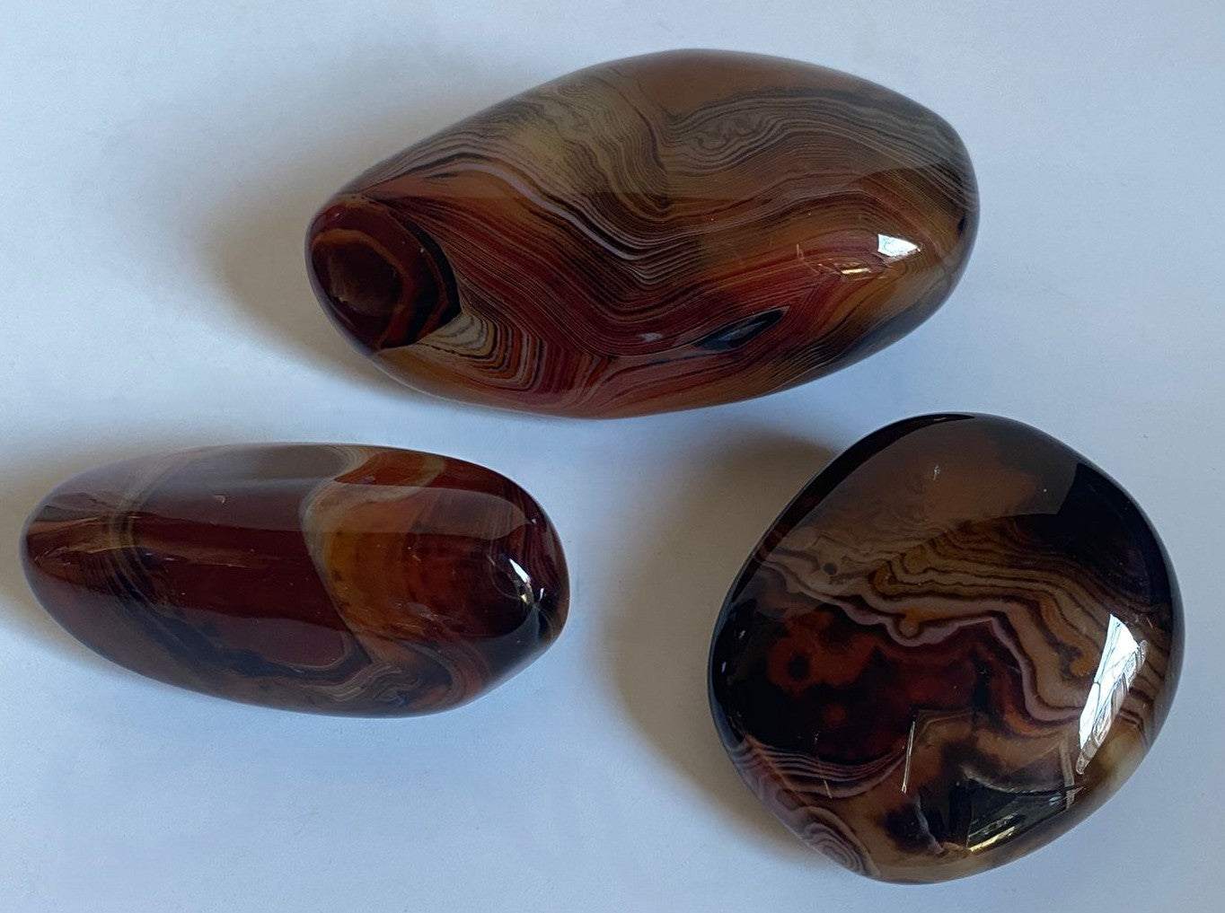 Set trei pietre polisate din Agat Sardonyx pentru decoratiune piatra semipretioasa