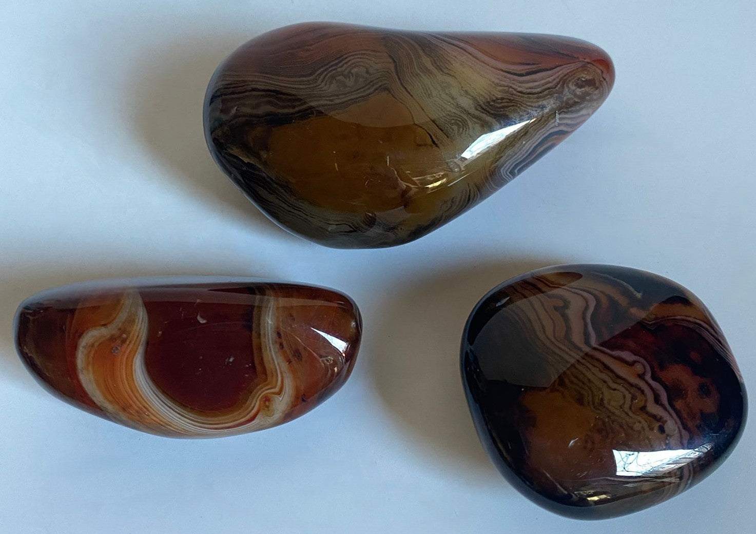 Set trei pietre polisate Agat Sardonyx pentru decoratiune semipretioasa
