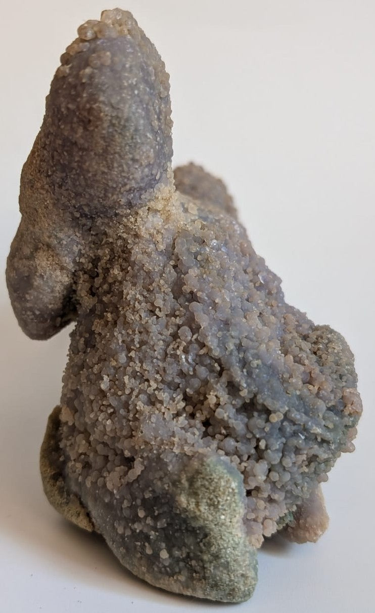 Specimen de 17.5cm din piatra semipretioasa de agat strugure pe fundal alb