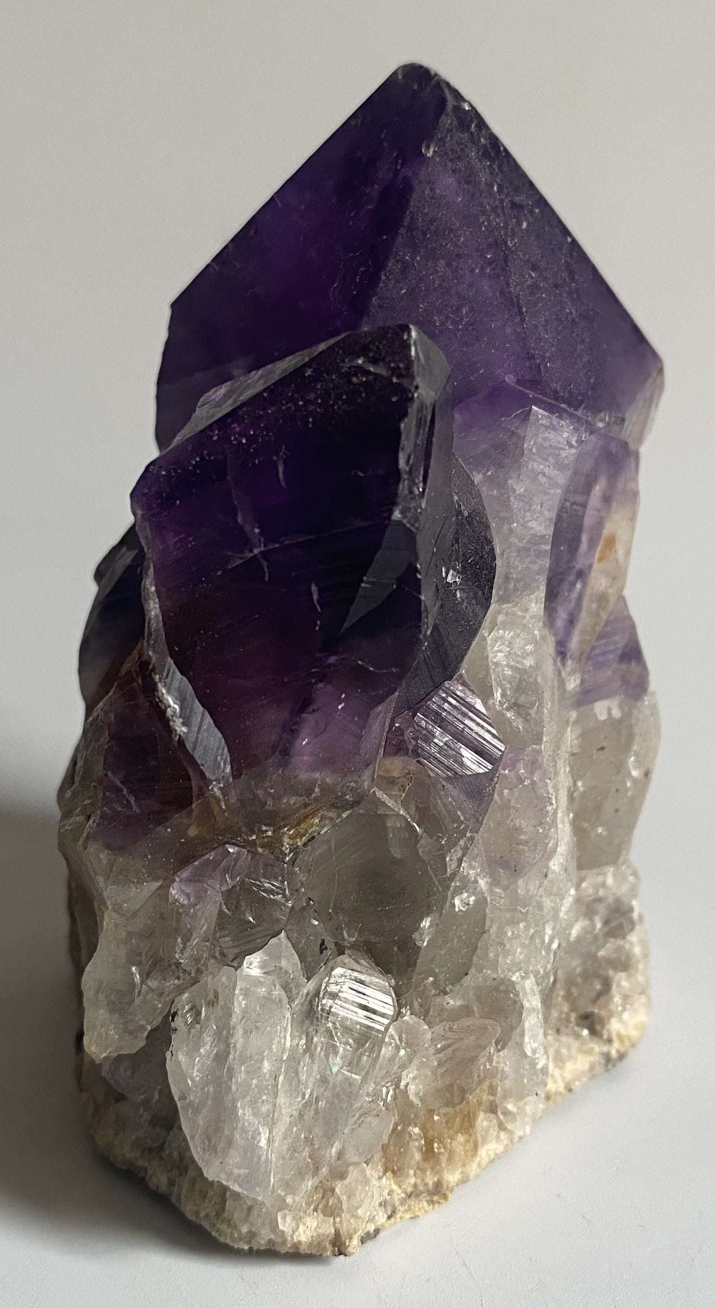 Cluster de Ametist Congo de 10 cm, piatra semipretioasa naturala, nuanta violet intens.