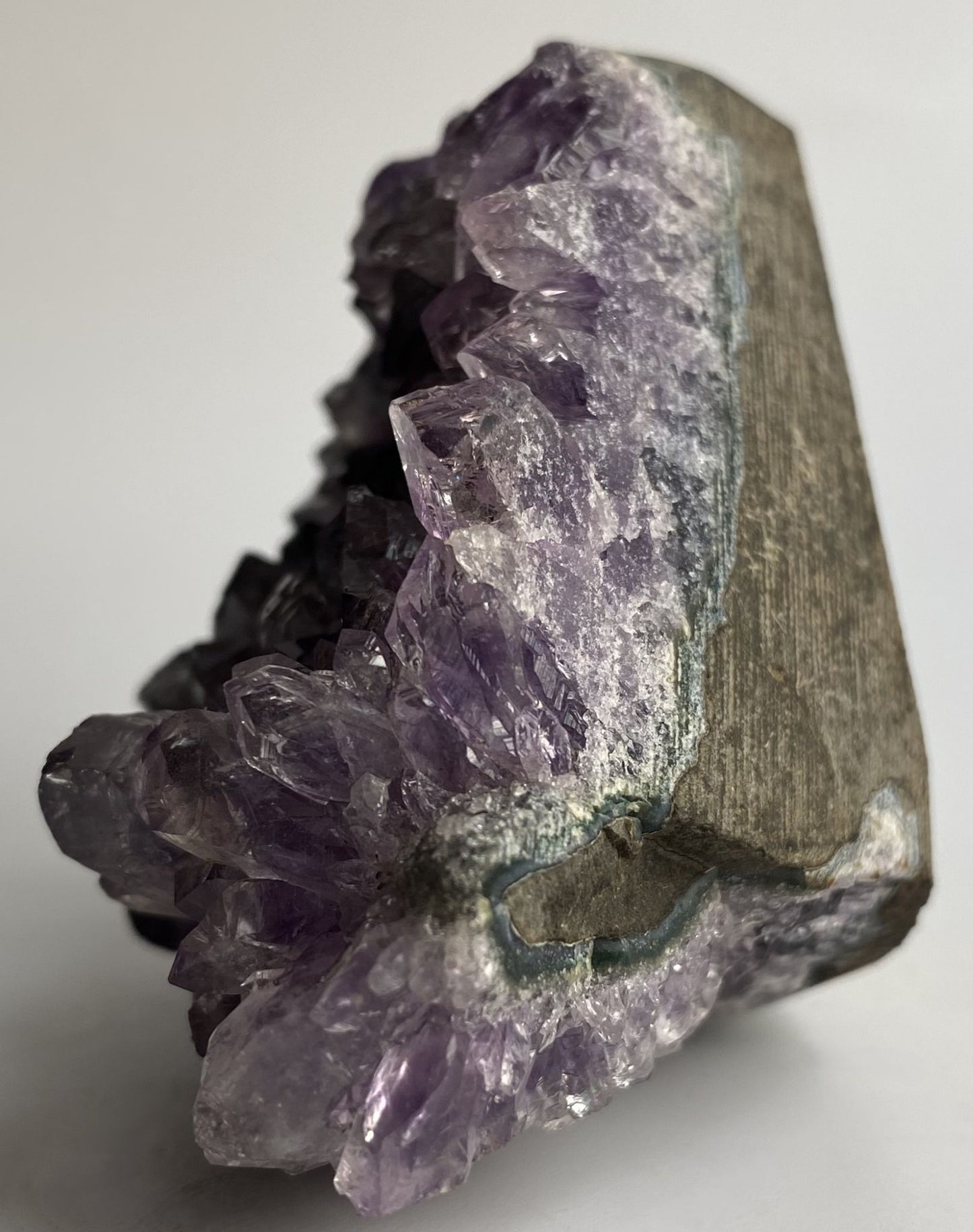 Ametist - Fragment Geoda 9.6cm - Pietre Semipretioase Naturale