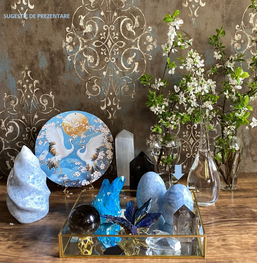 Decor cu sculptura din piatra semipretioasa de calcit albastru cu tablou cu cocori