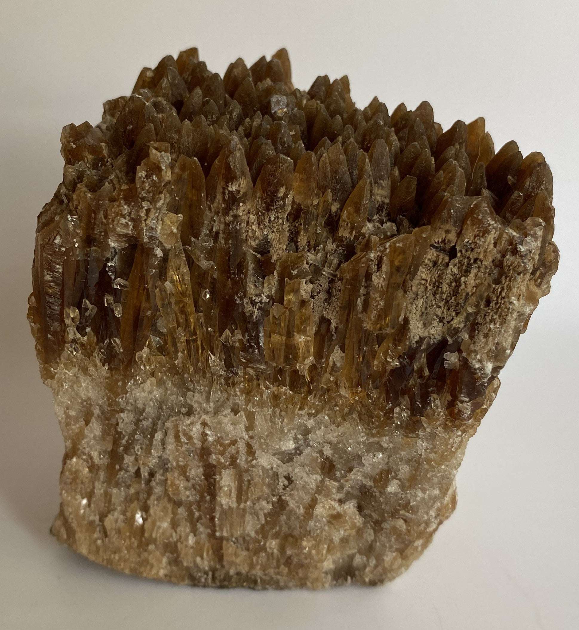 Calcit Ambra specimen piatra semipretioasa cu cristale maro luminoase