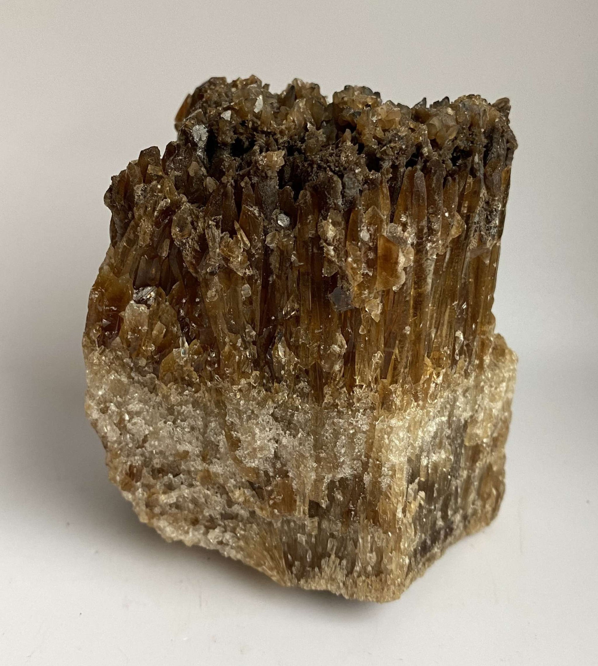 Specimen Calcit Ambra piatra semipretioasa naturala maro si transparenta