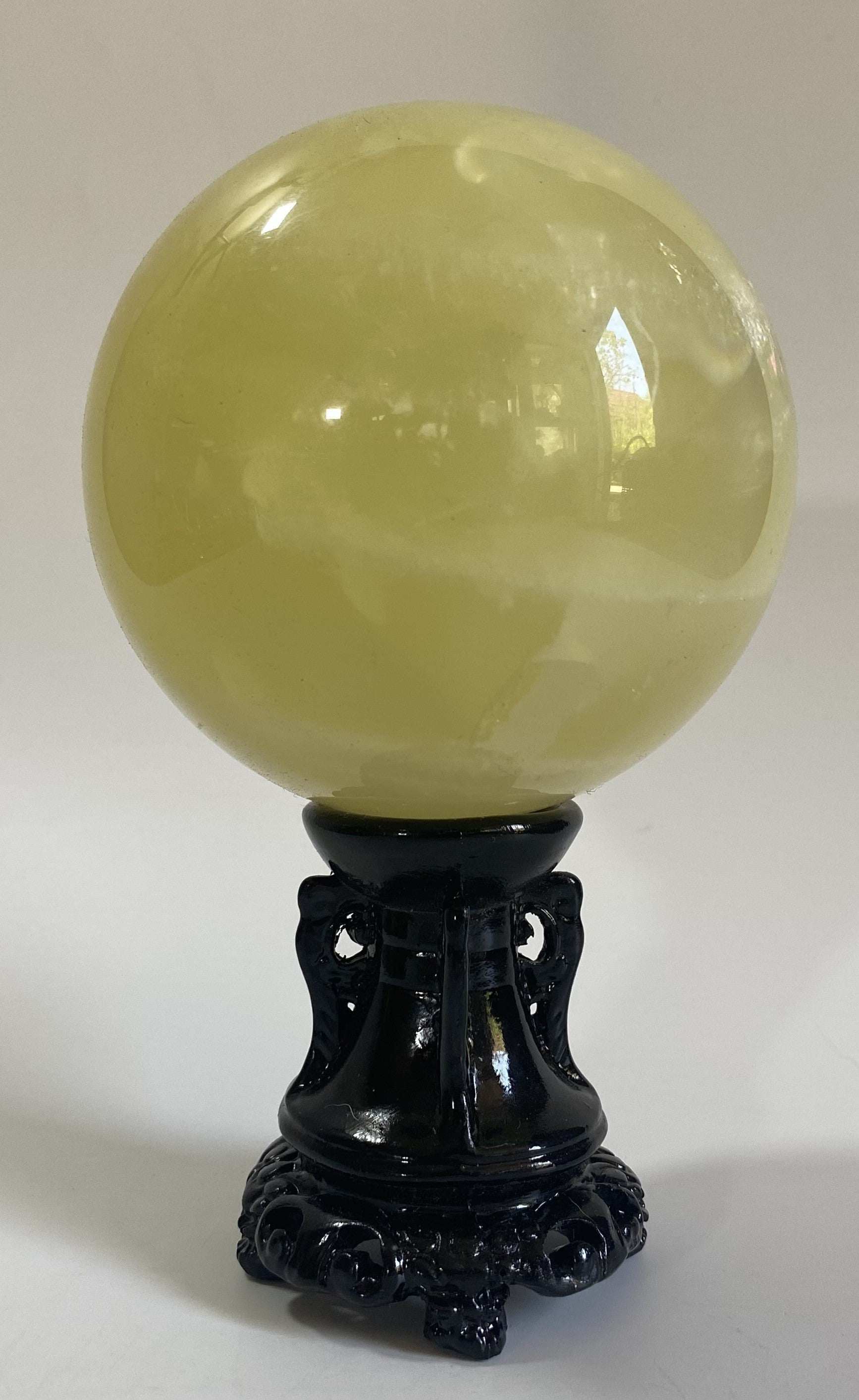 Sfera din Citrin galben pe suport negru ornamental