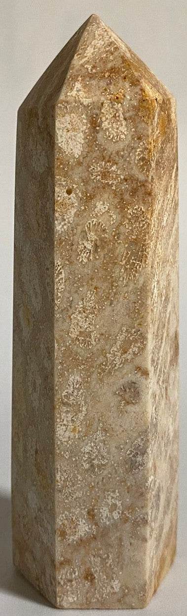 Obelisc din coral fosilizat natural de 8.6cm, piatră semiprețioasă