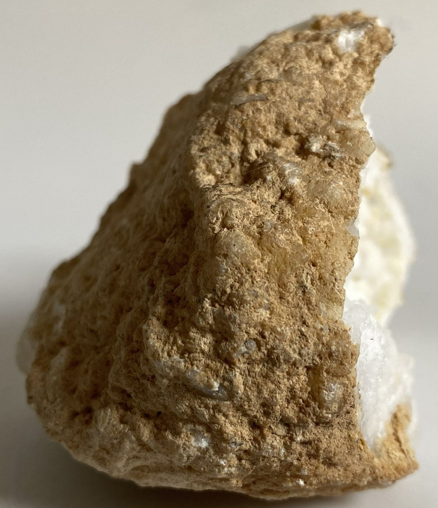 Cuart Alb - Geoda 8.5cm - Pietre Semipretioase Naturale