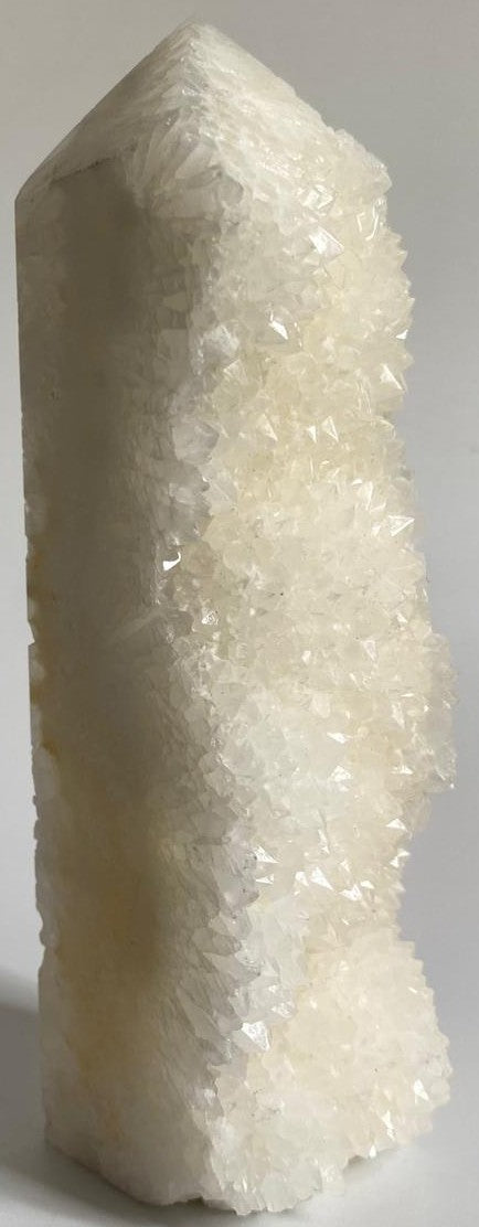 Obelisc din cuart alb natural brut înalt de 13.6 cm, piatră semiprețioasă