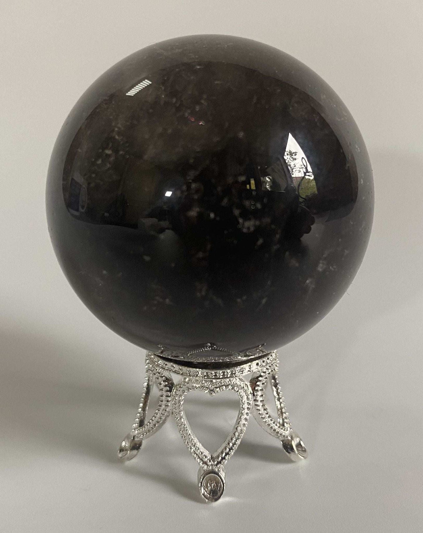 Sfera din Cuart Fumuriu natural de 4.5 cm pe suport metalic