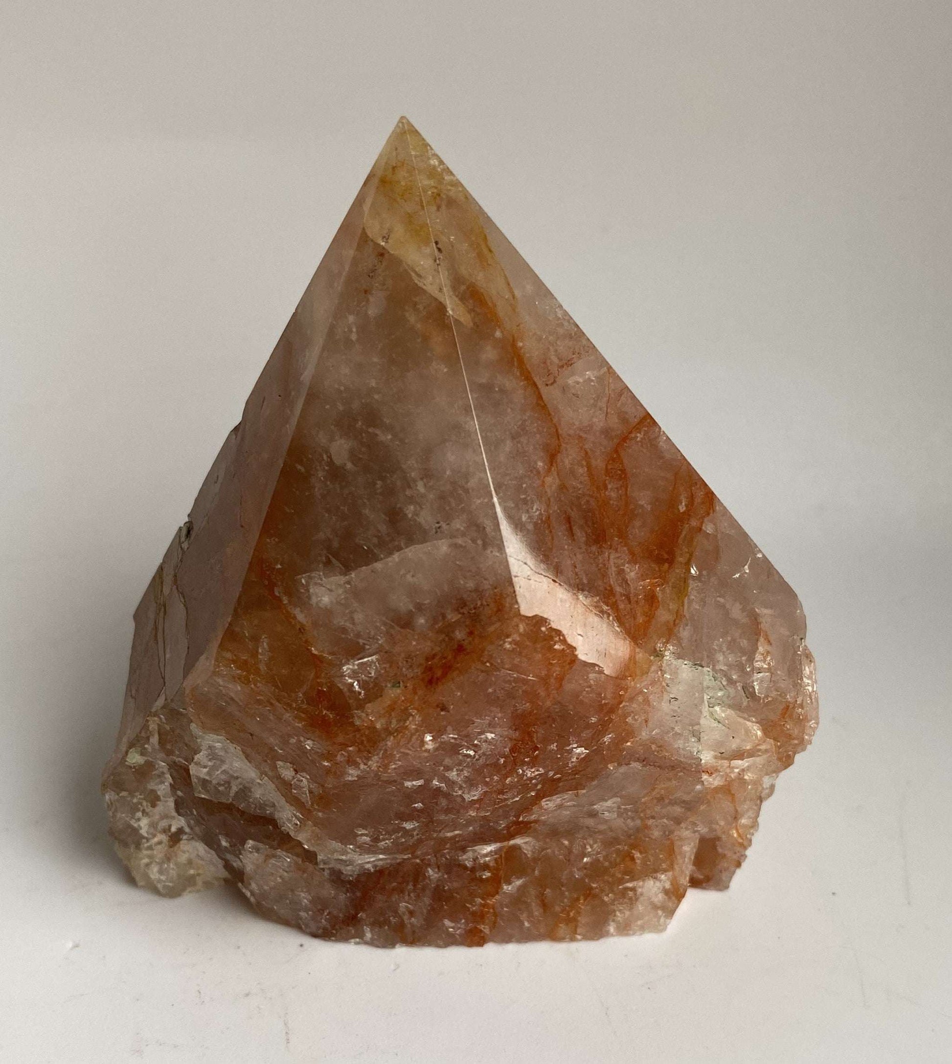 Varf polisat din Cuart Hematoid rosu piatra semipretioasa naturala