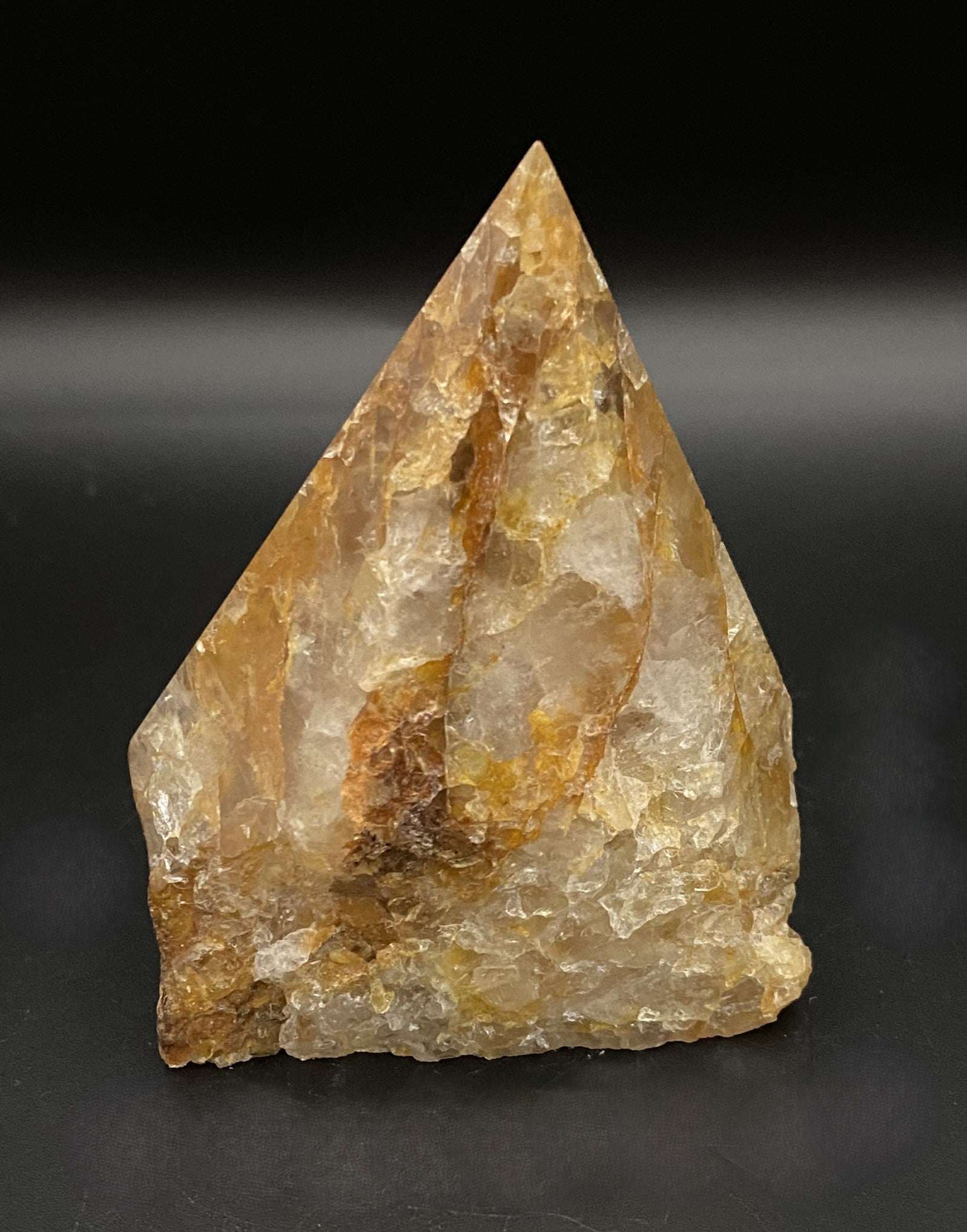 Varf polisat din Cuart Hematoid Galben piatra semipretioasa vindecatoare aurie