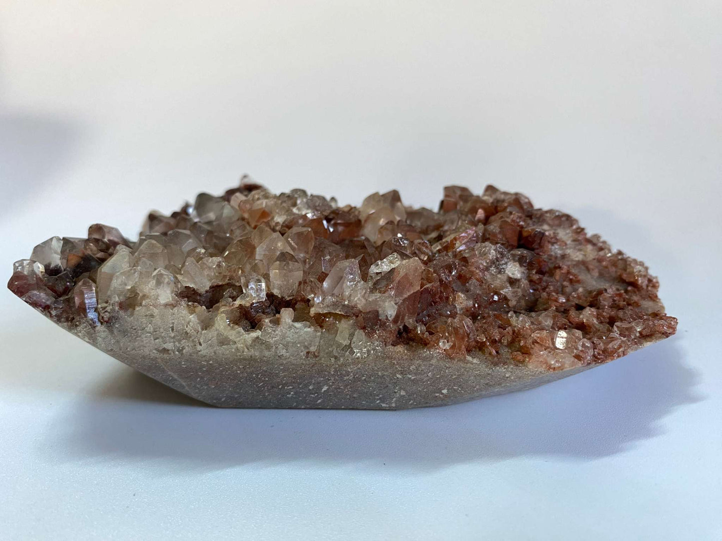 Cluster natural din cuart rosu semipretios de 14.2 cm