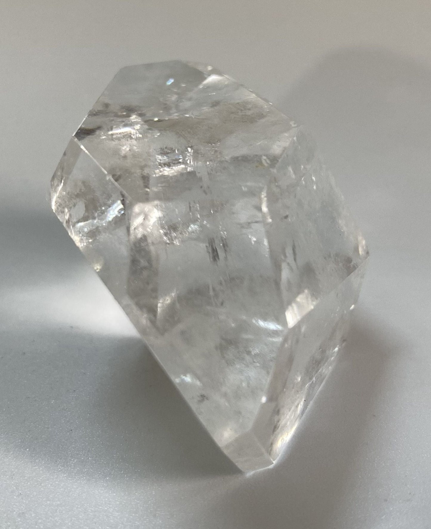 Cuart transparent poligonal 5.2cm cristal de stanca