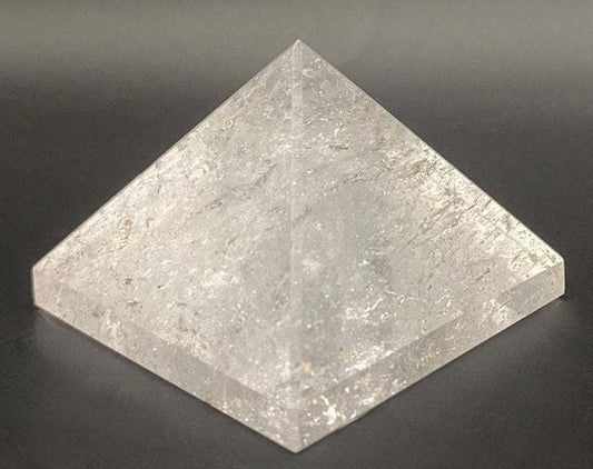 Piramidă din cuart transparent cristalin natural de 4.2 cm