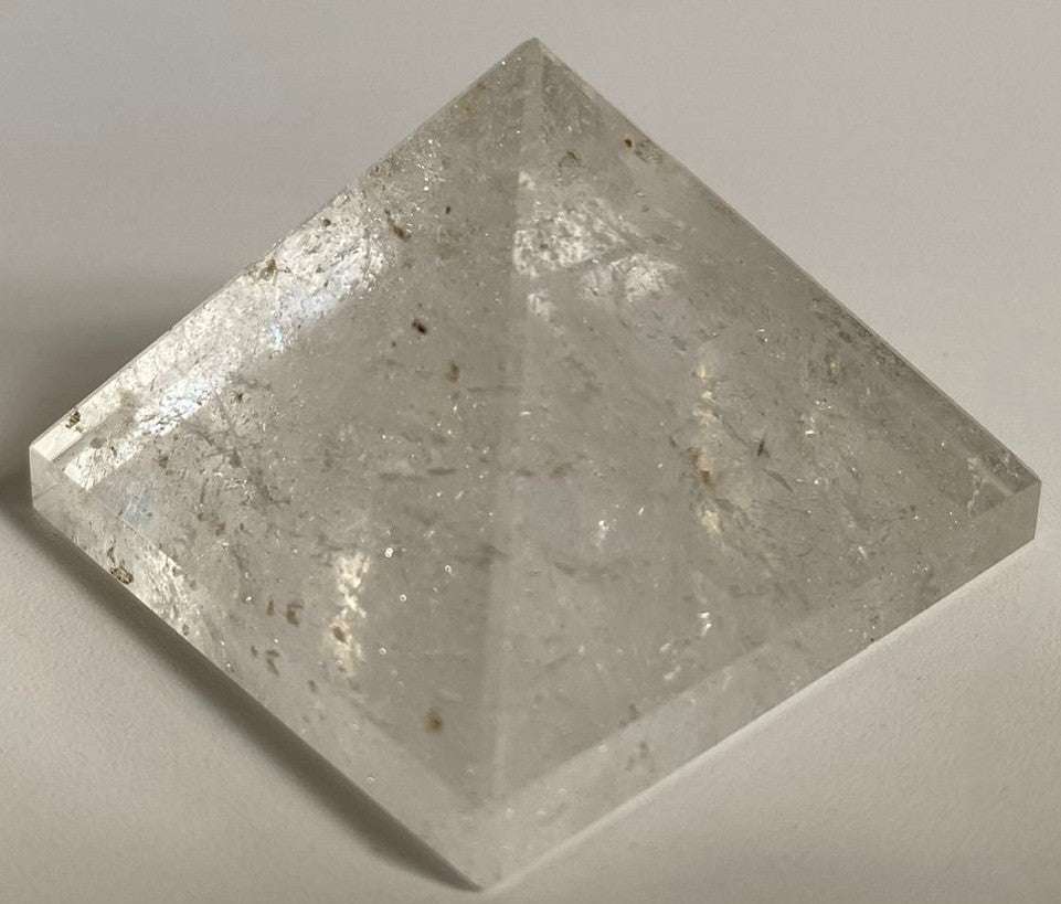 Piramidă de 4.2 cm din Cuart Transparent, cristal natural semiprețios