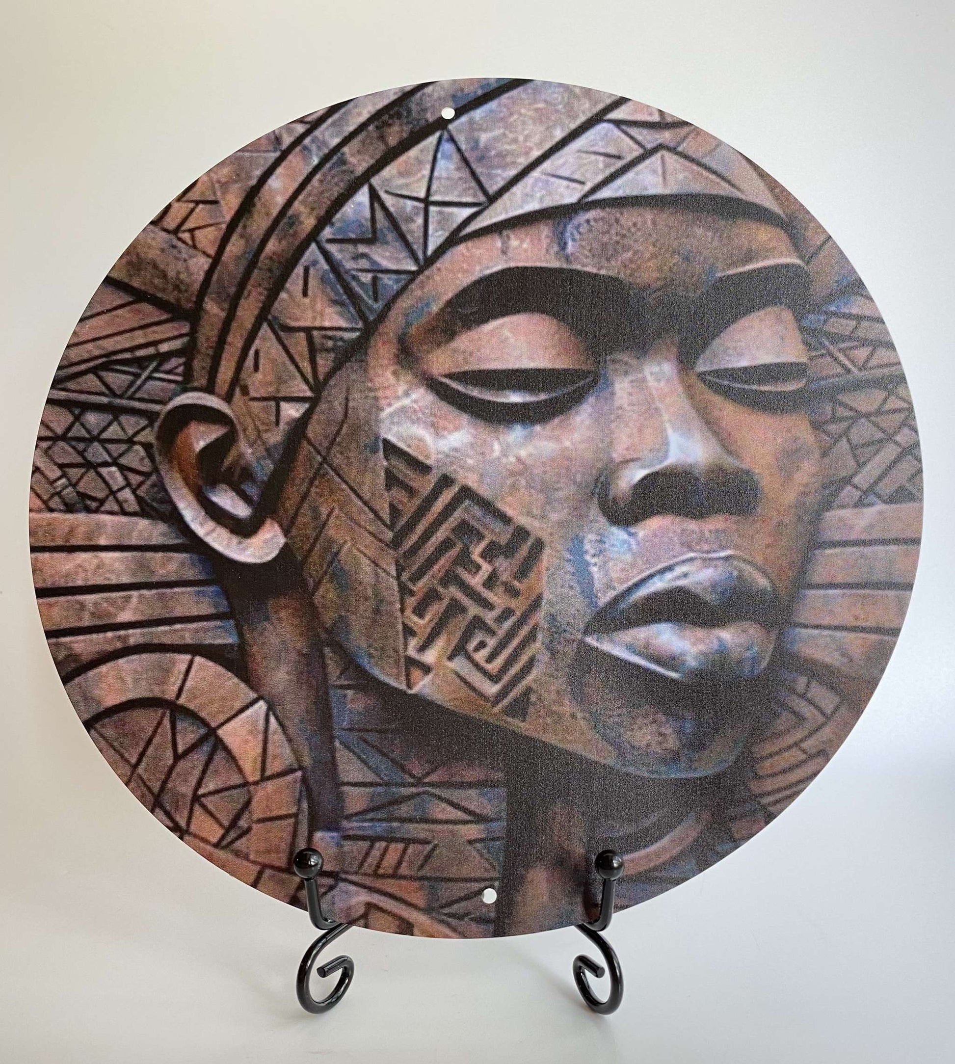 Decoratiune din metal aluminiu imprimat cu portret artistic si suport metalic inclus, rezistenta la UV si apa, 2D, pentru perete interior si exterior