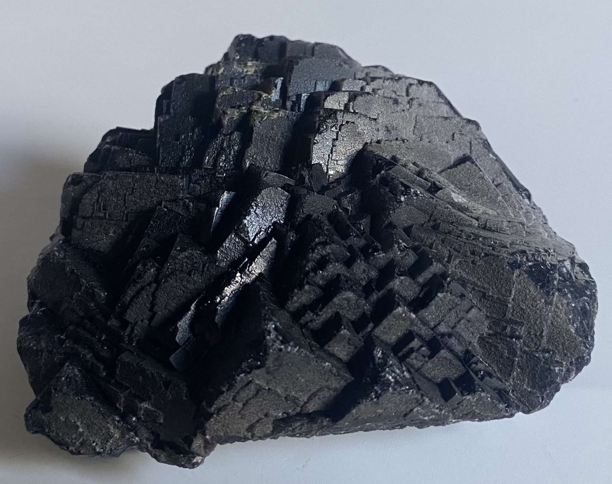 Specimen de Fluorit Black Rose negru cu textură cristalină mineral natural colecție