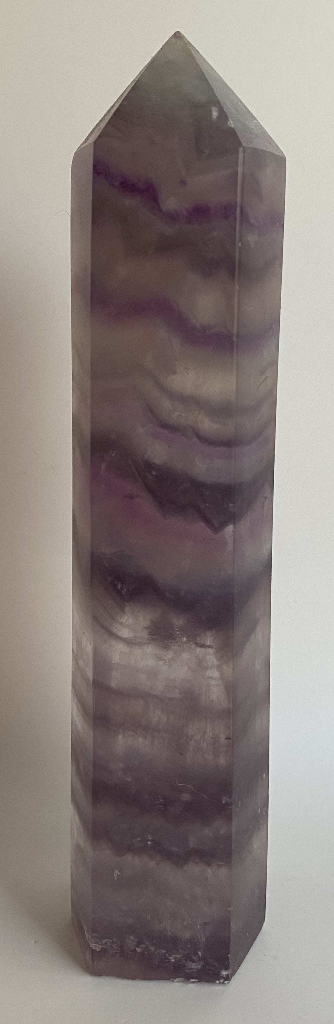 Obelisc din Fluorit Mov piatra semipretioasa cu nuante mov si violet