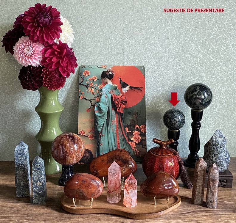 Sfera din Jasp Kambaba 6.3 cm pe suport din lemn, piatra semipretioasa naturală decorativa