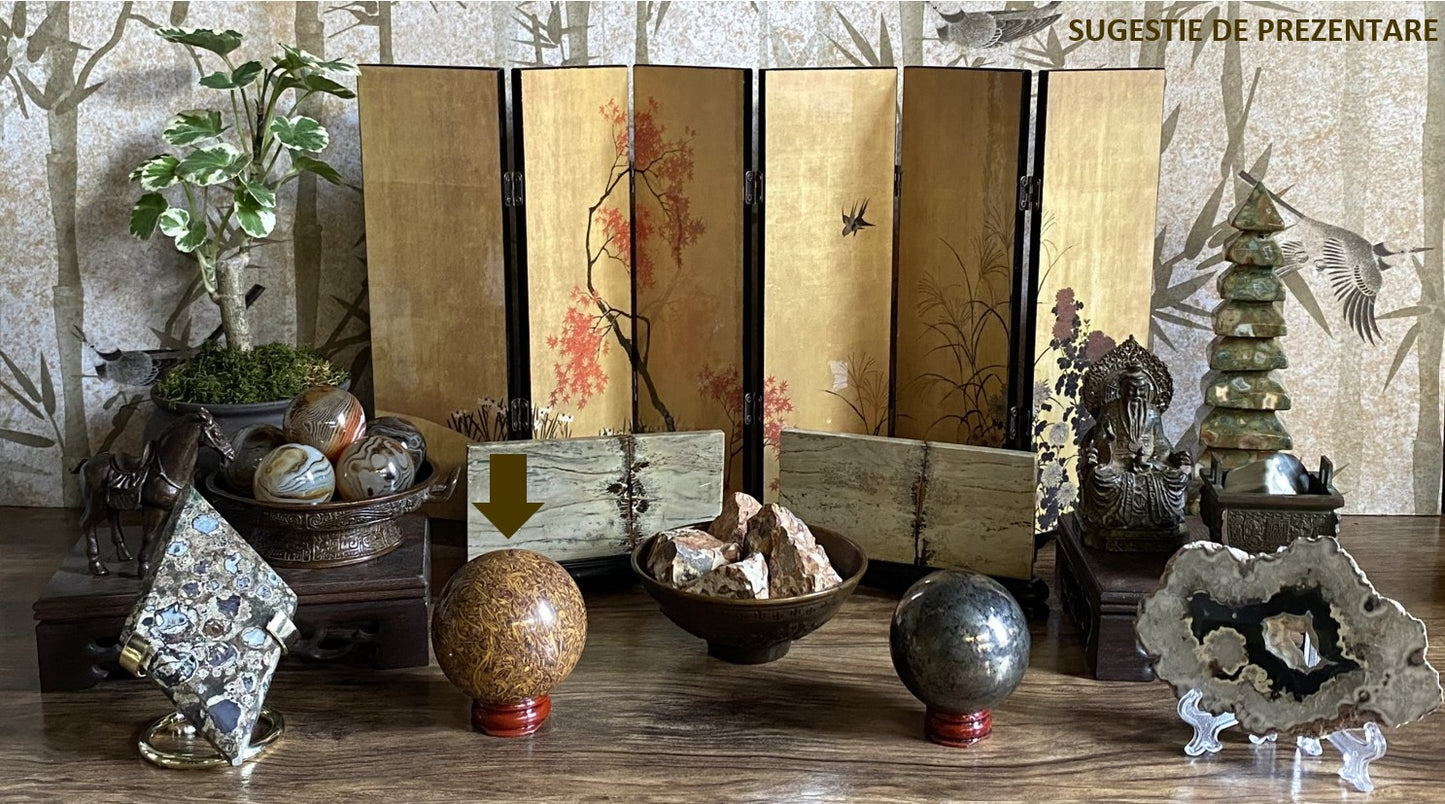 Decor cu sfera din piatra semipretioasa de jasp miriam pe suport din lemn cu decoratiuni japoneze