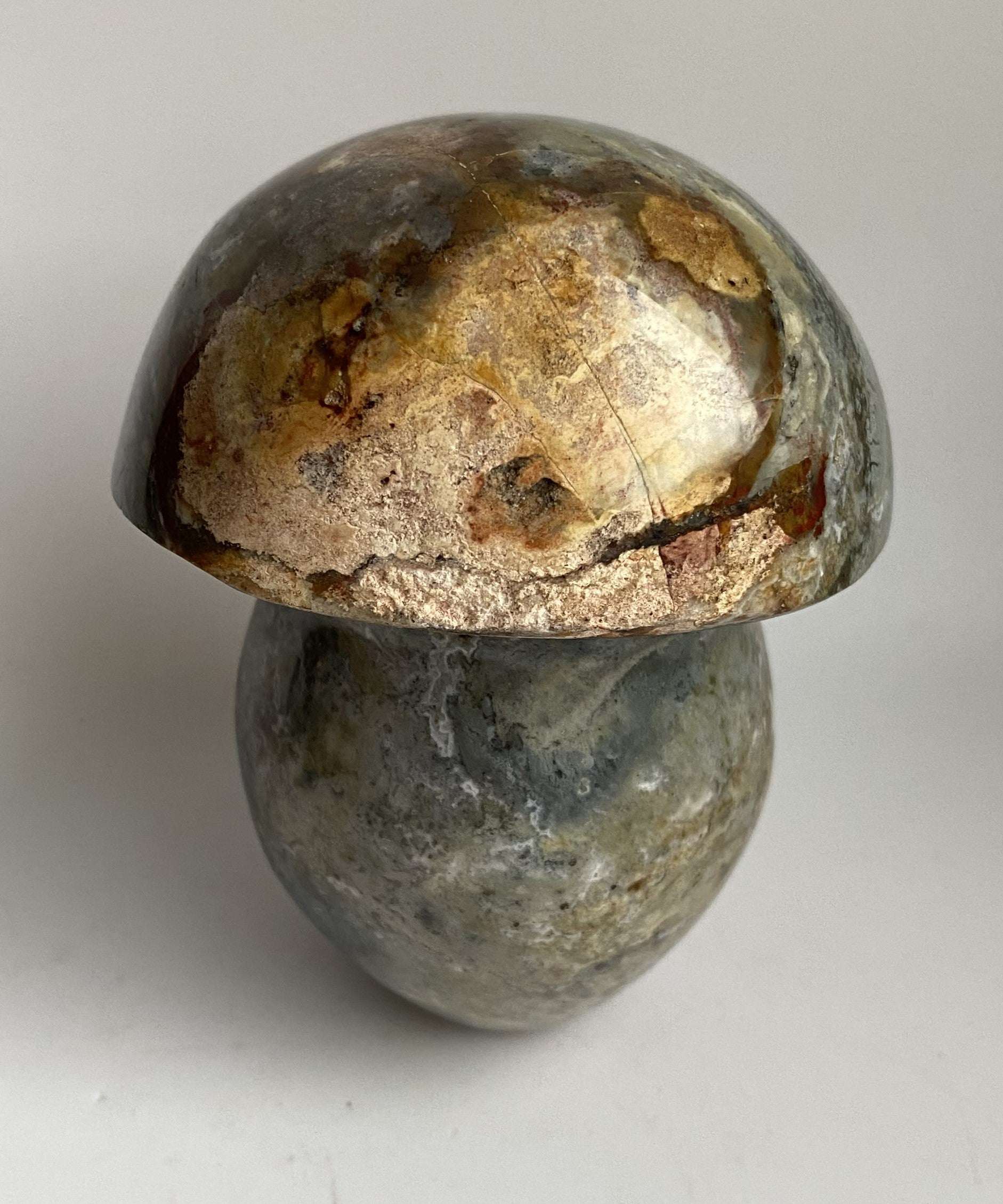 Ciuperca sculptata din piatra semipretioasa Jasp Oceanic cu nuante naturale de maro si gri