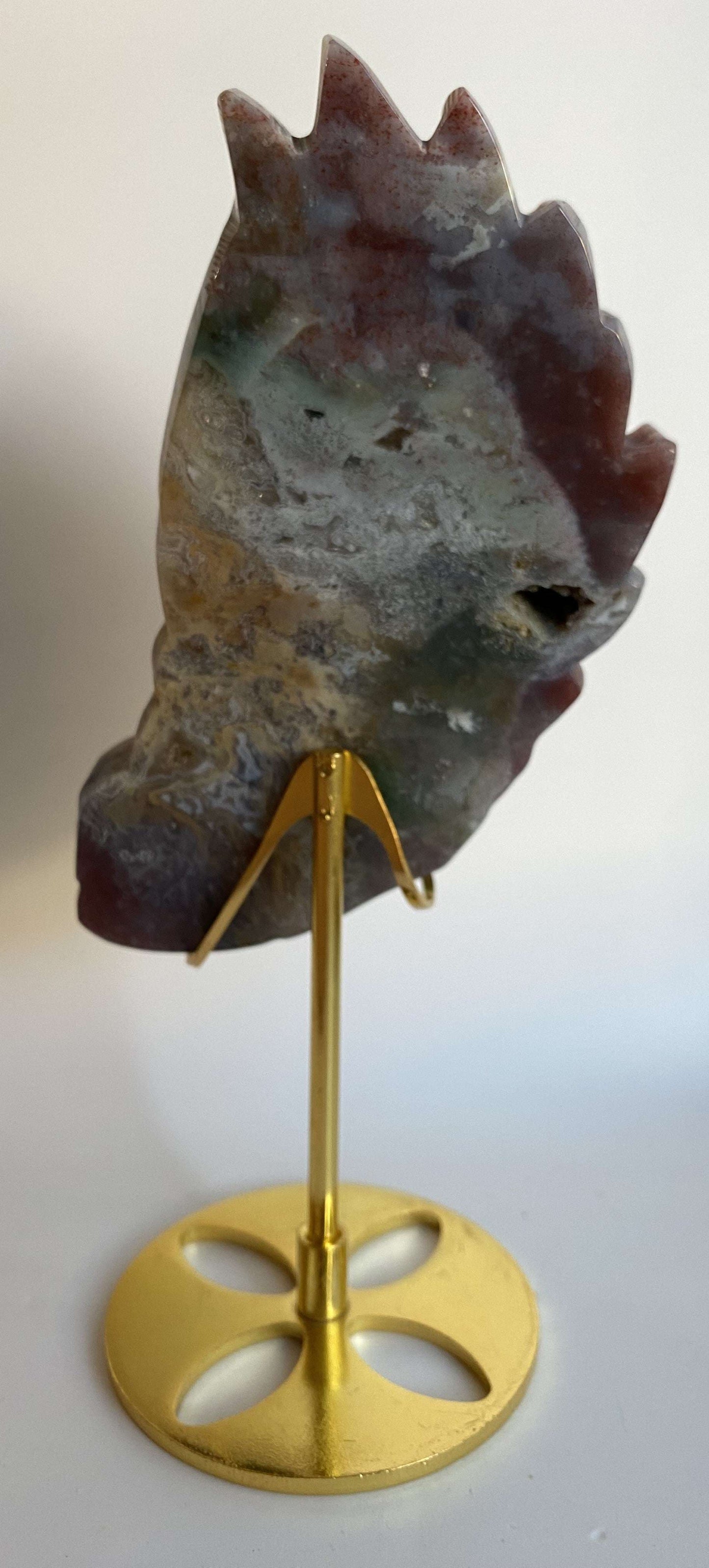 Sculptura din Jasp Oceanic cu suport metalic auriu, artă indiană din piatră semiprețioasă