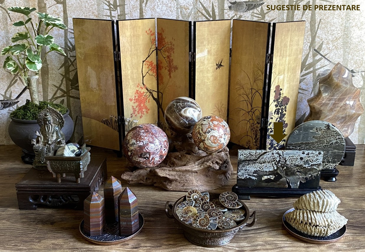 Decor cu felie din piatra semipretioasa de jasp peisaj pe suport din lemn cu decoratiuni japoneze