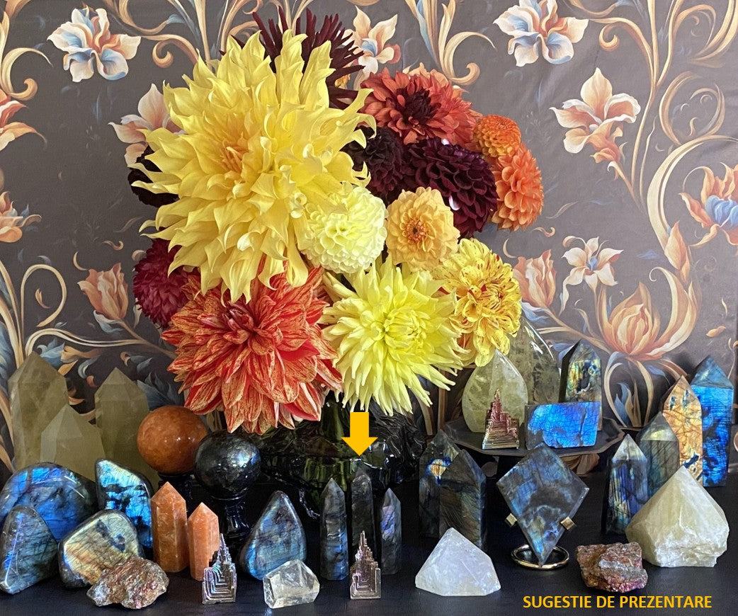 Labradorit obelisk 8.7cm semiprețioasă piatră decorativă cu irizări albastre-galbene