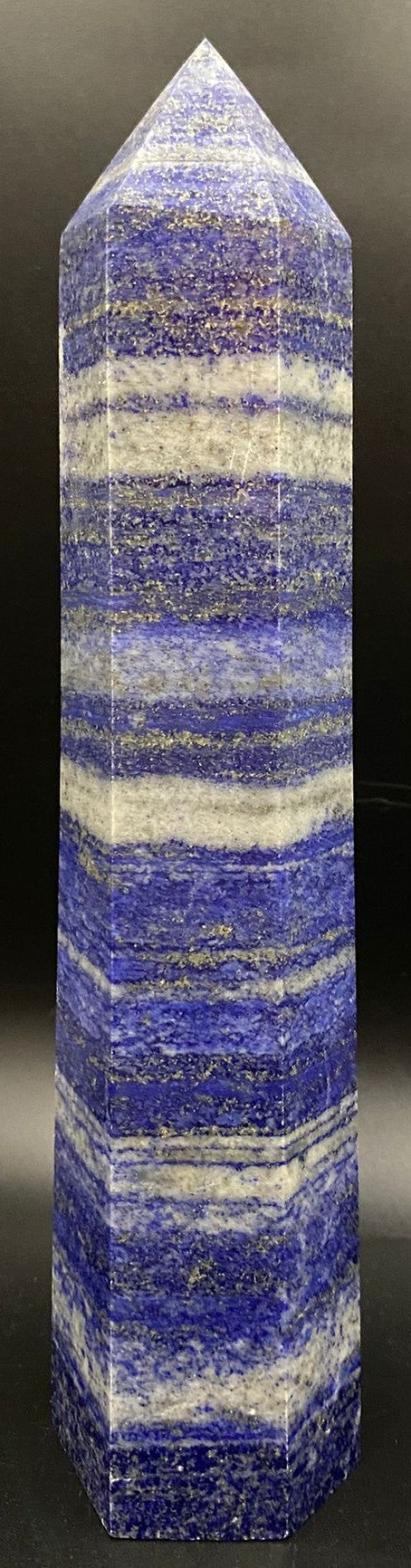 Obelisc 19.5cm din Lapis Lazuli natural cu straturi albastre și albe.