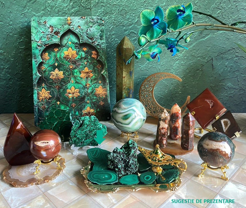 Decor cu set felii din piatra semipretioasa de malachit cu orhidee