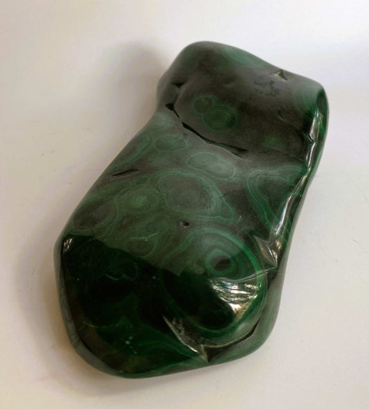 Malachit specimen piatra semipretioasa verde cu textura naturala lucioasa