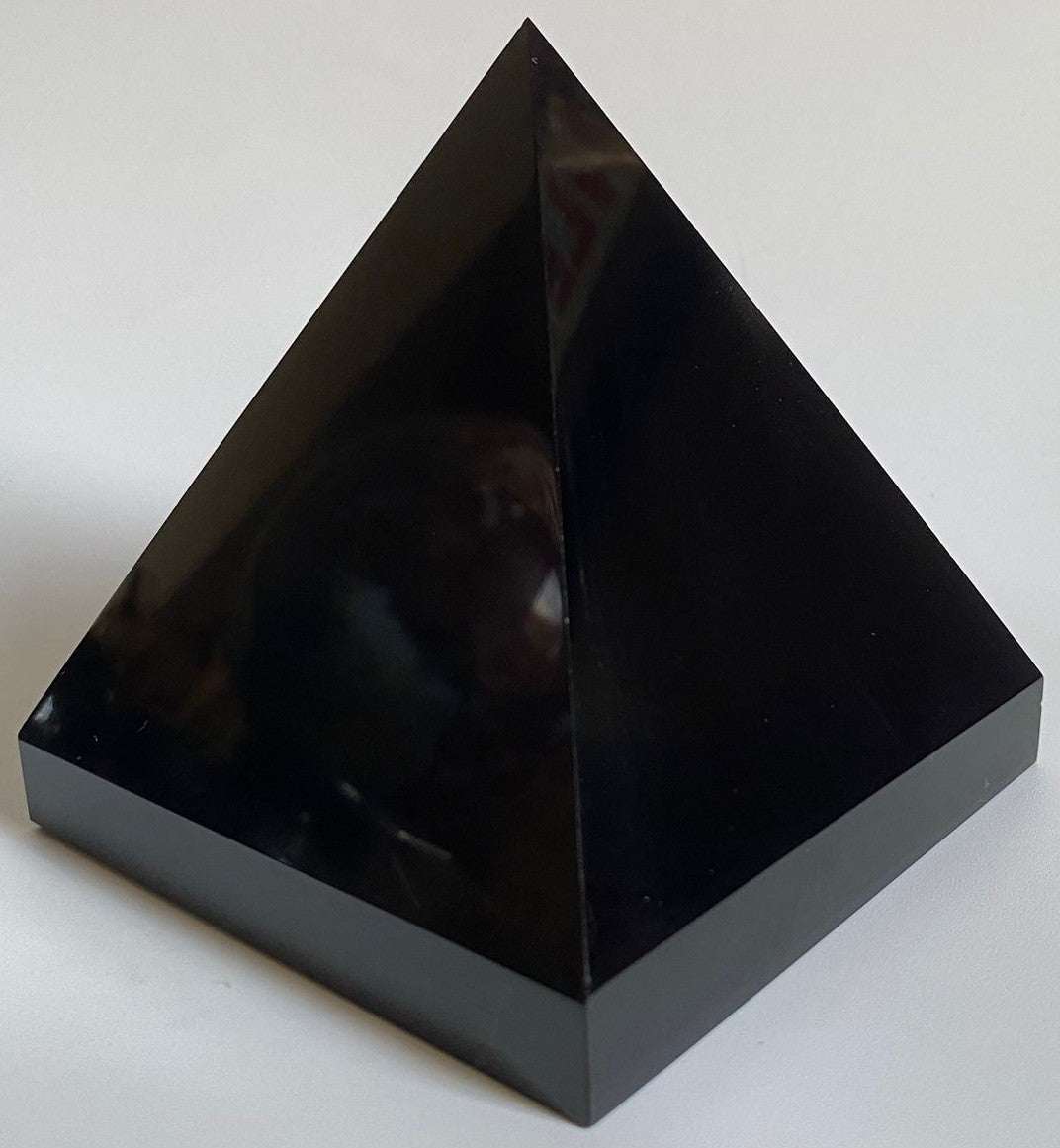 Piramidă de obsidian natural 9.2cm piatră semiprețioasă
