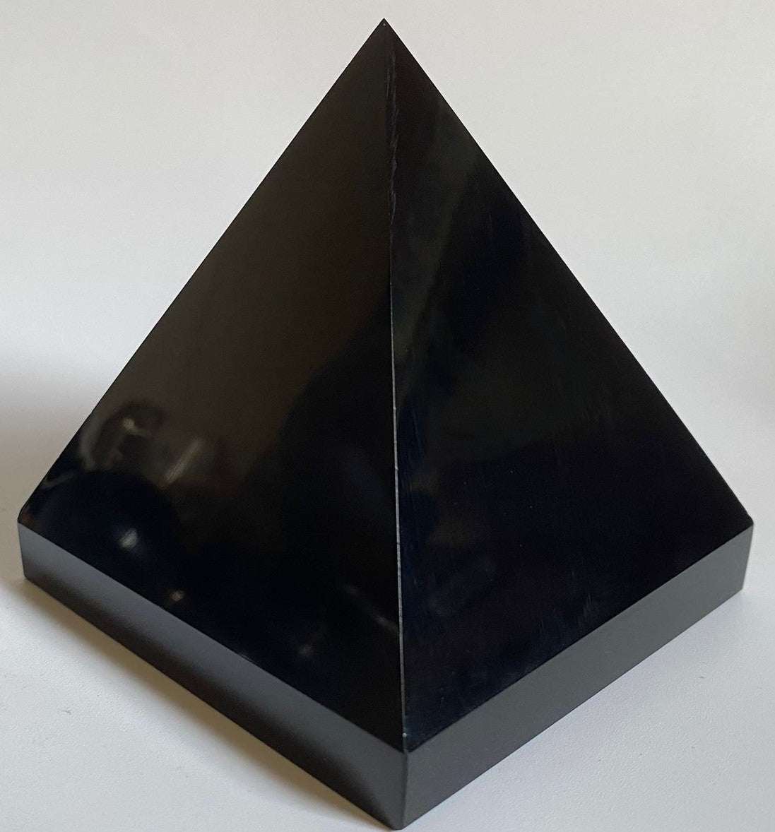 Piramidă din obsidian natural de 9.2cm, piatră semiprețioasă