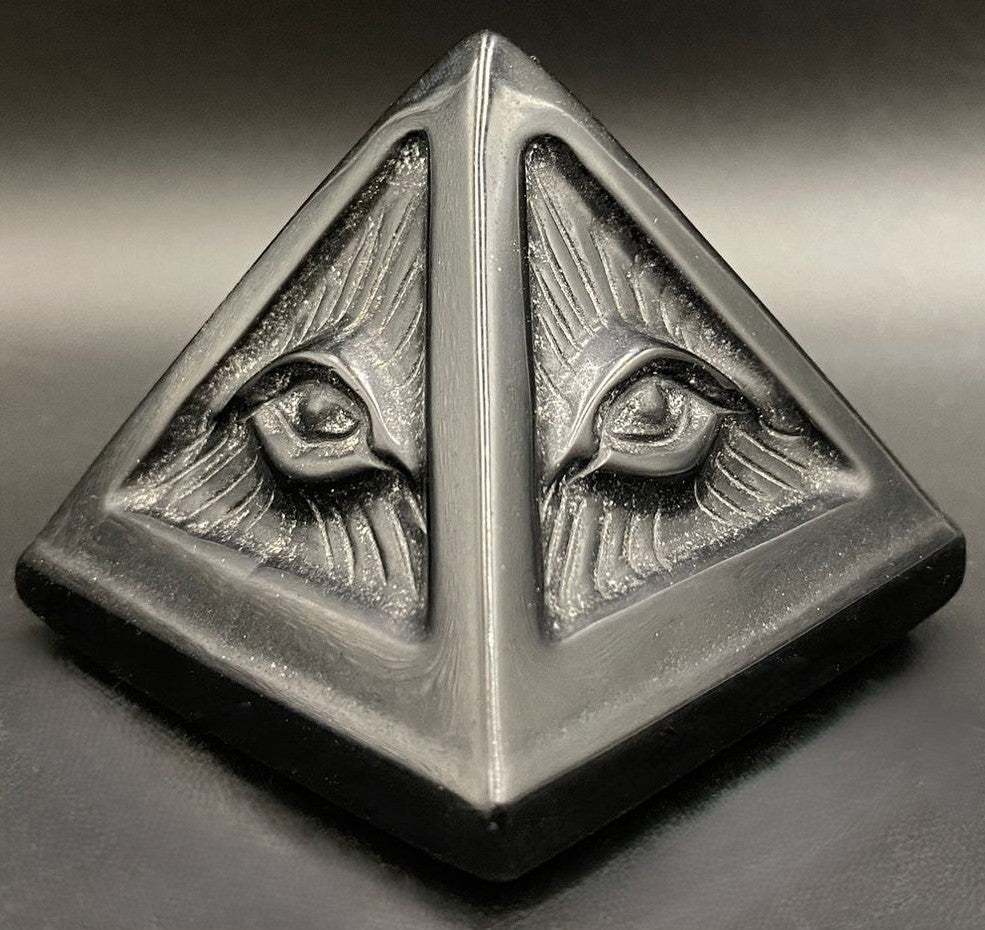 Piramidă din obsidian semiprețios natural 5.8 cm
