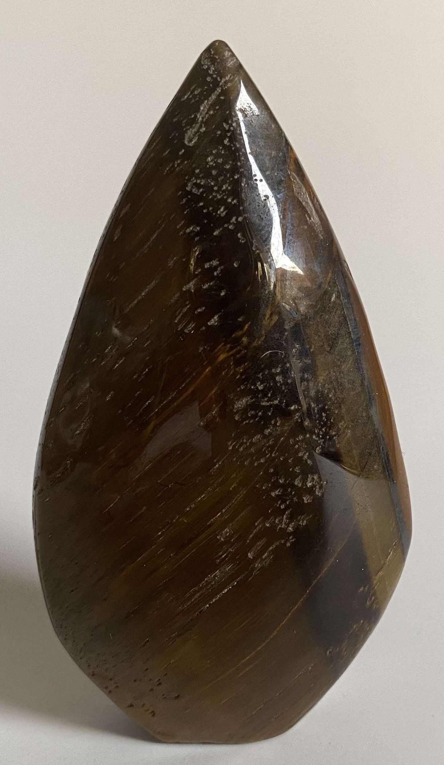 Sculptura din Ochi de Tigru natural 9.7 cm piatra semipretioasa lucioasa