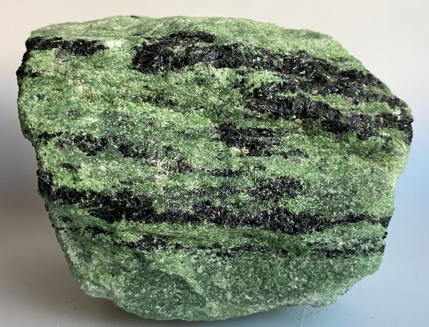 Pargasit in Zoisit - Specimen piatra bruta